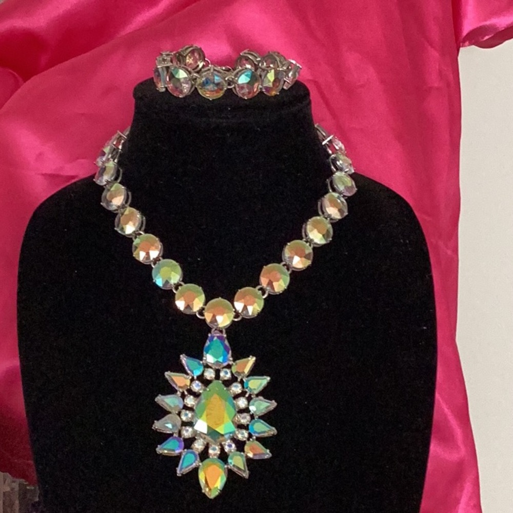Traci Lynn Fairytale Necklace and bracelet